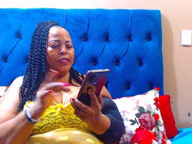 Ebonycandy10 webcam