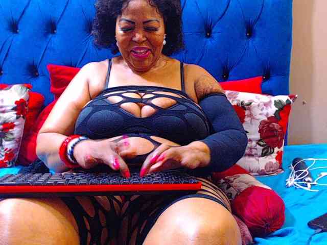 Ebonycandy10 webcam