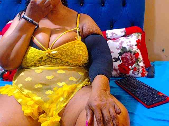 Ebonycandy10 webcam