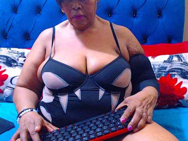 Ebonycandy10 webcam