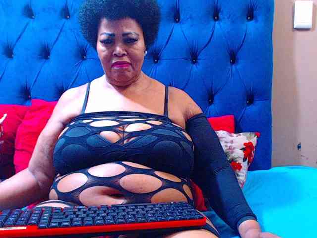 Ebonycandy10 Live Webcam on BongaCams