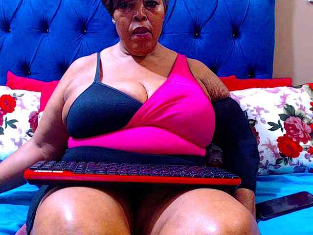 Ebonycandy10 webcam