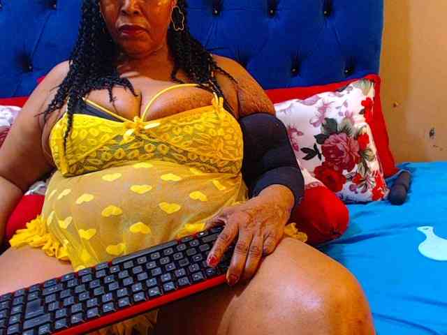 Ebonycandy10 webcam