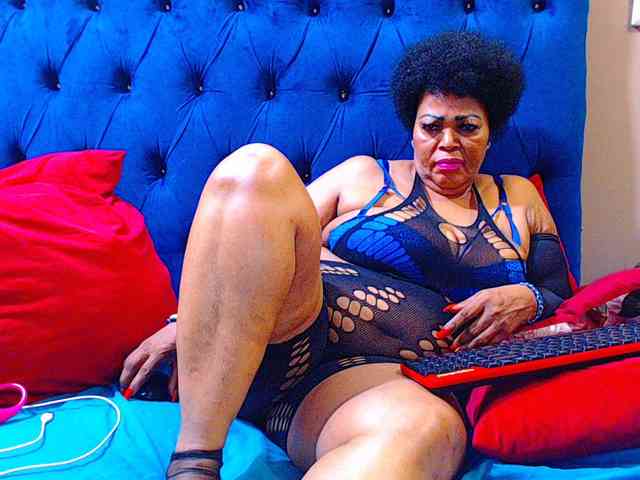 Ebonycandy10 webcam