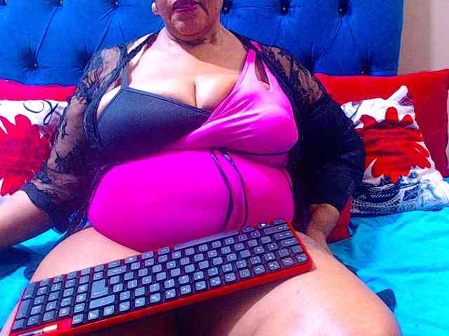 Ebonycandy10 webcam