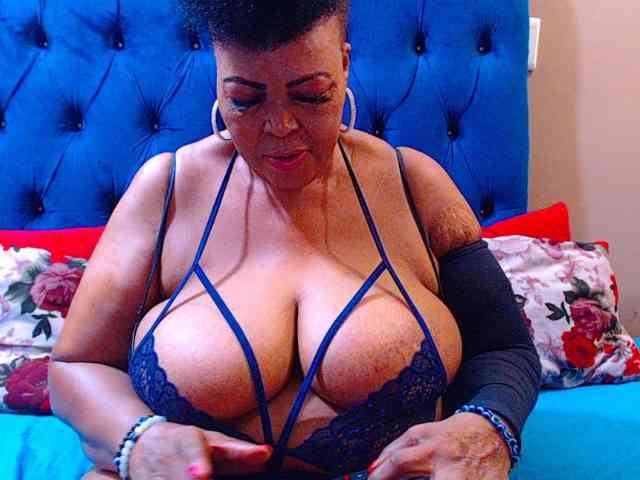 Ebonycandy10 webcam