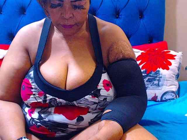 Ebonycandy10 webcam