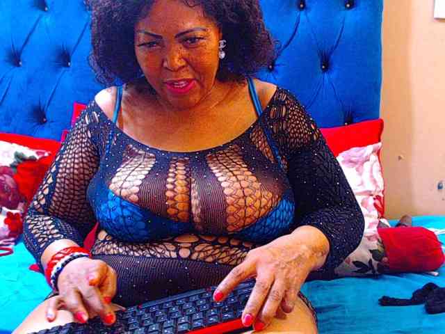 Ebonycandy10 webcam