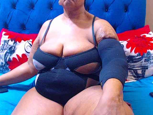 Ebonycandy10 Live Webcam on BongaCams