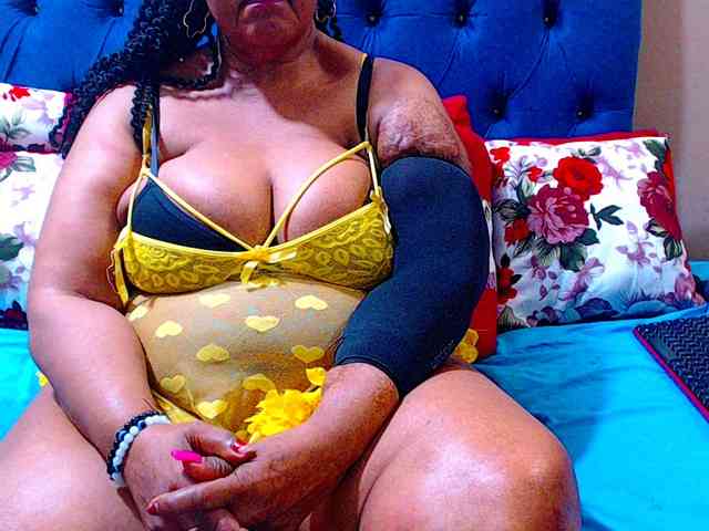 online videochat Ebonycandy10