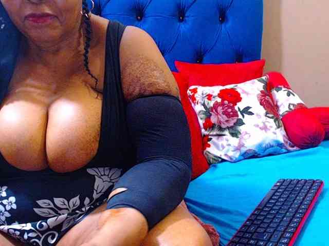Ebonycandy10 webcam