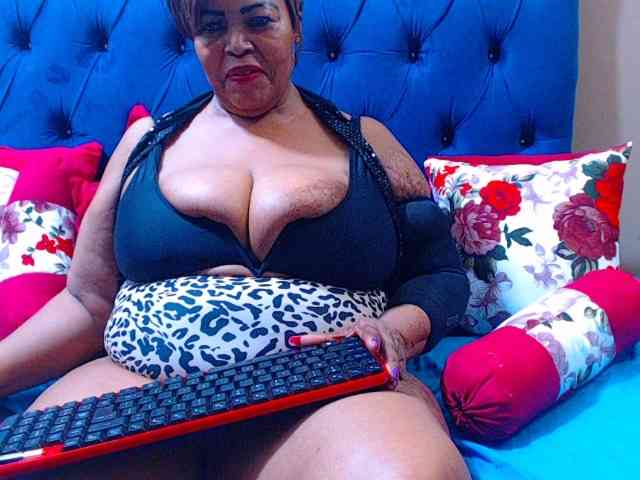 Ebonycandy10 webcam