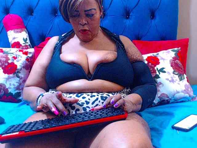 Ebonycandy10 webcam