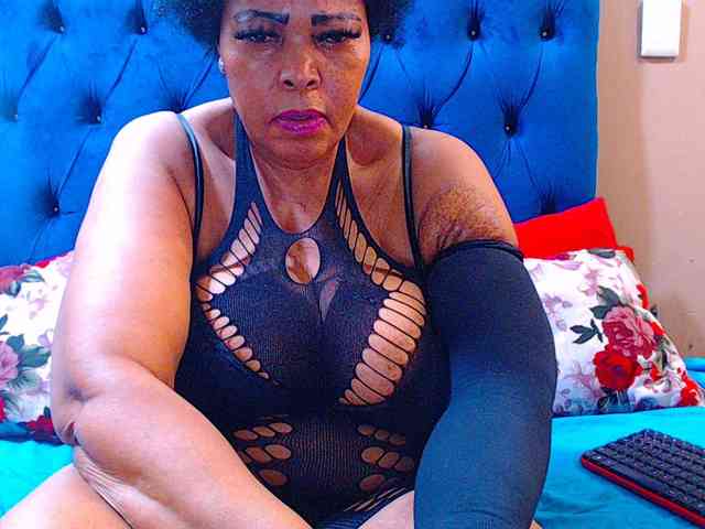 Ebonycandy10 webcam