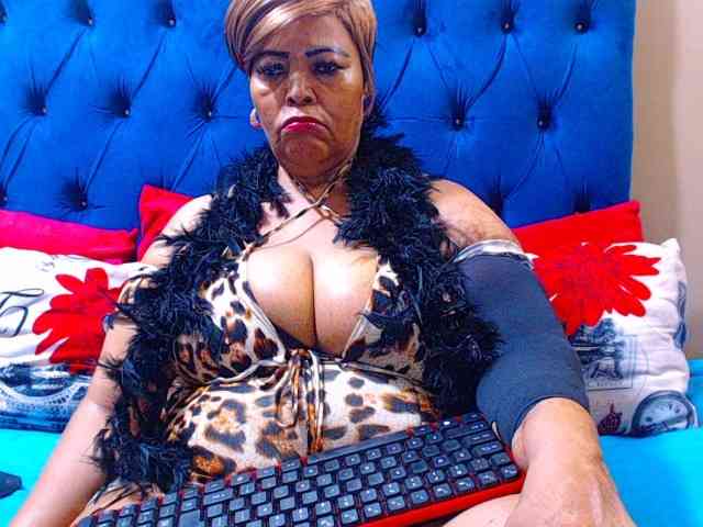 Ebonycandy10 webcam