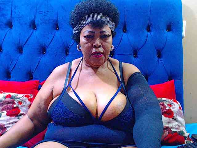 Ebonycandy10 webcam