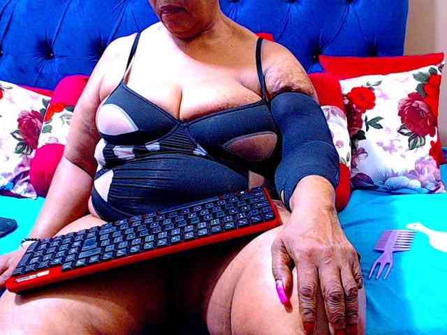 Ebonycandy10 webcam