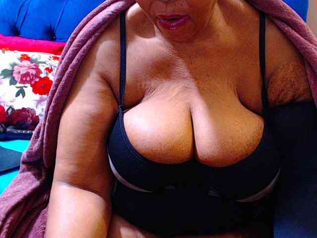 Ebonycandy10 webcam