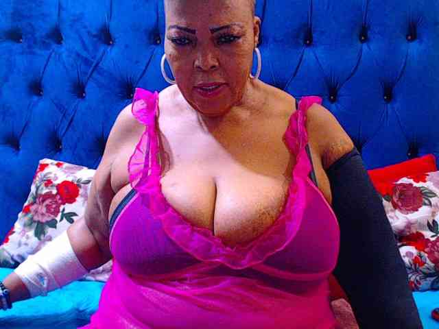 Ebonycandy10 webcam