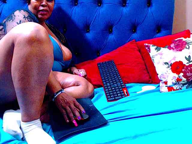 Ebonycandy10 webcam