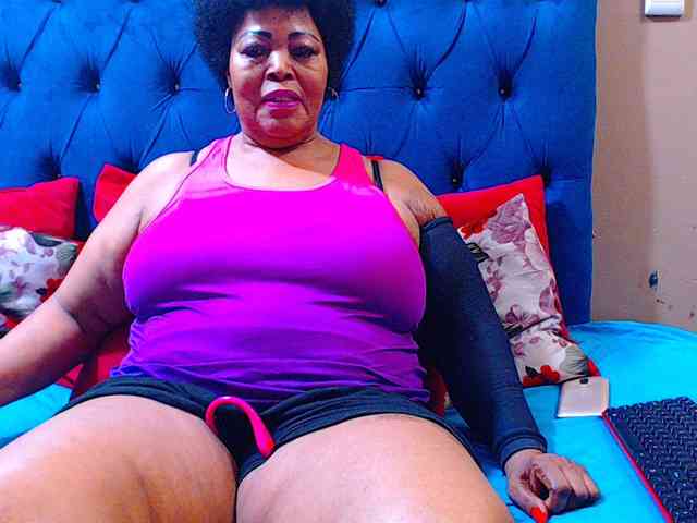 Ebonycandy10 Live Webcam on BongaCams