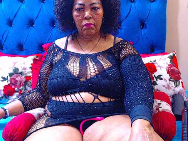 Ebonycandy10 webcam
