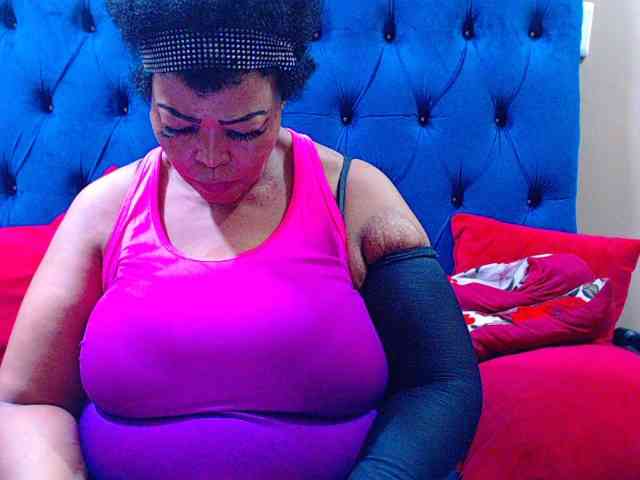 Ebonycandy10 Live Webcam on BongaCams