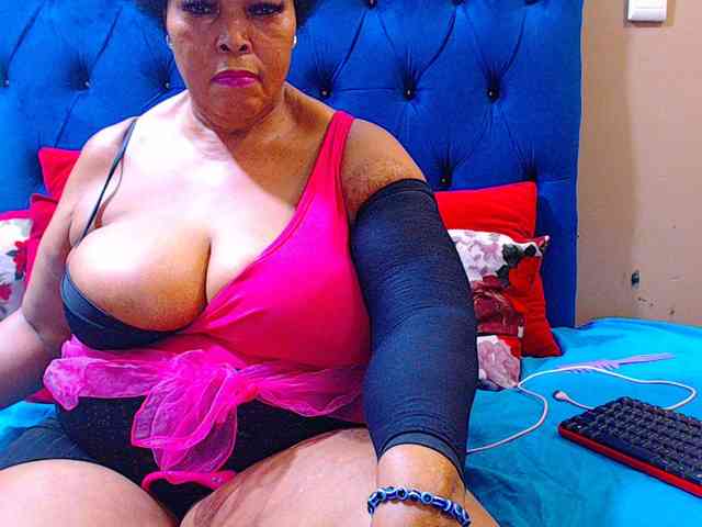 Ebonycandy10 webcam