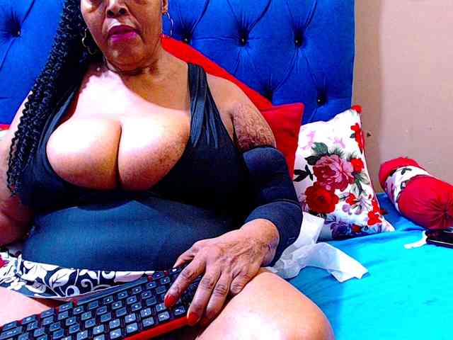 Ebonycandy10 webcam