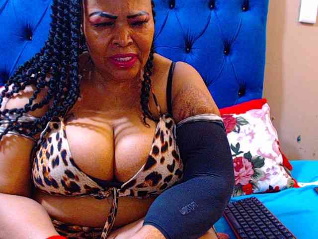 Ebonycandy10 webcam