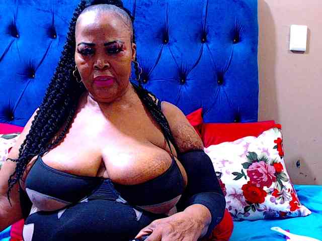 Ebonycandy10 webcam