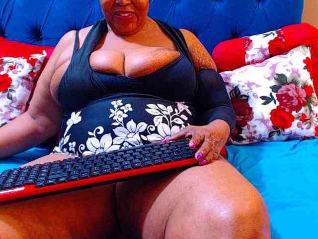 Ebonycandy10 webcam