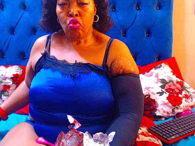 Ebonycandy10 webcam