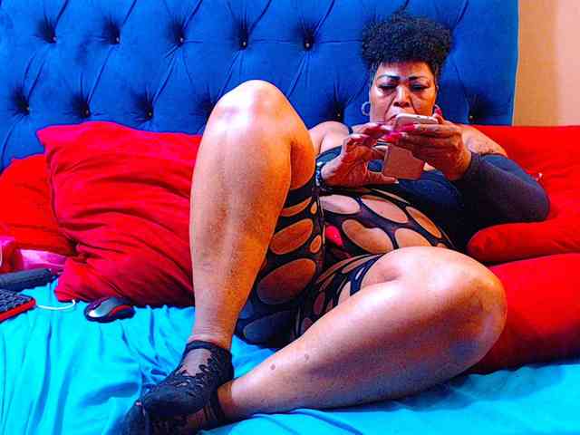 Ebonycandy10 webcam