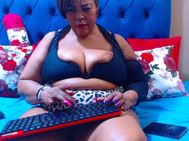 Ebonycandy10 webcam