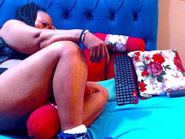 Ebonycandy10 webcam