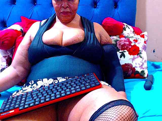 Ebonycandy10 webcam