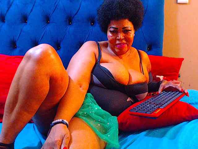 Ebonycandy10 webcam