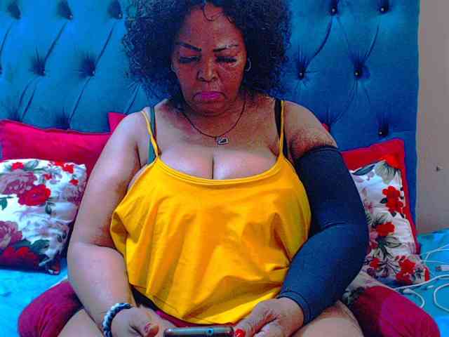 Ebonycandy10 webcam