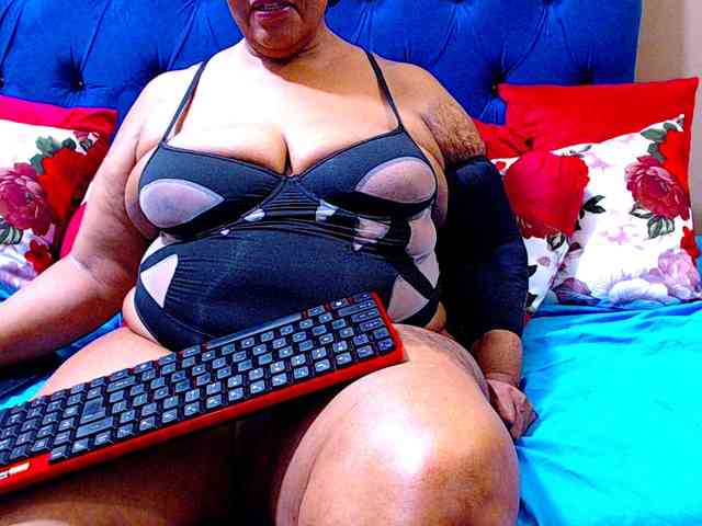 Ebonycandy10 webcam