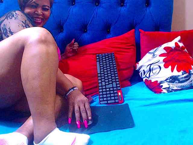 Ebonycandy10 webcam
