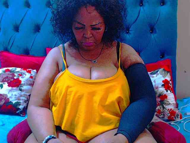 Ebonycandy10 webcam