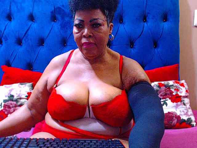 Ebonycandy10 webcam