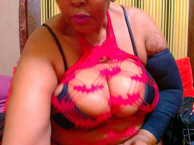 Ebonycandy10 webcam