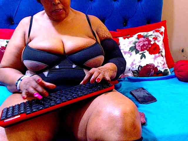 Ebonycandy10 webcam