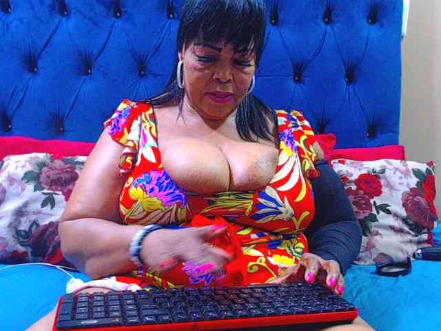 Ebonycandy10 webcam
