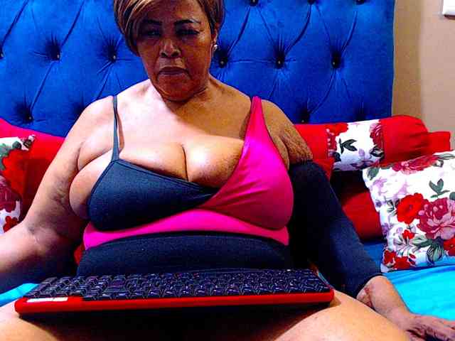 Ebonycandy10 webcam