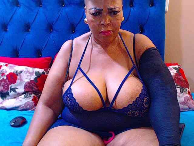 Ebonycandy10 webcam