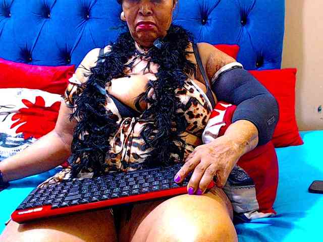 Ebonycandy10 webcam