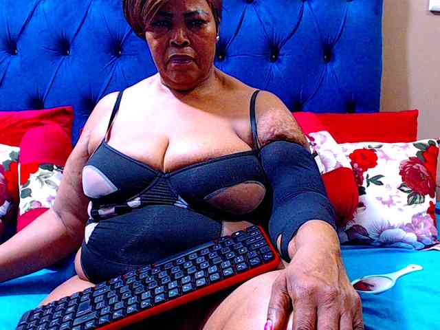 Ebonycandy10 webcam
